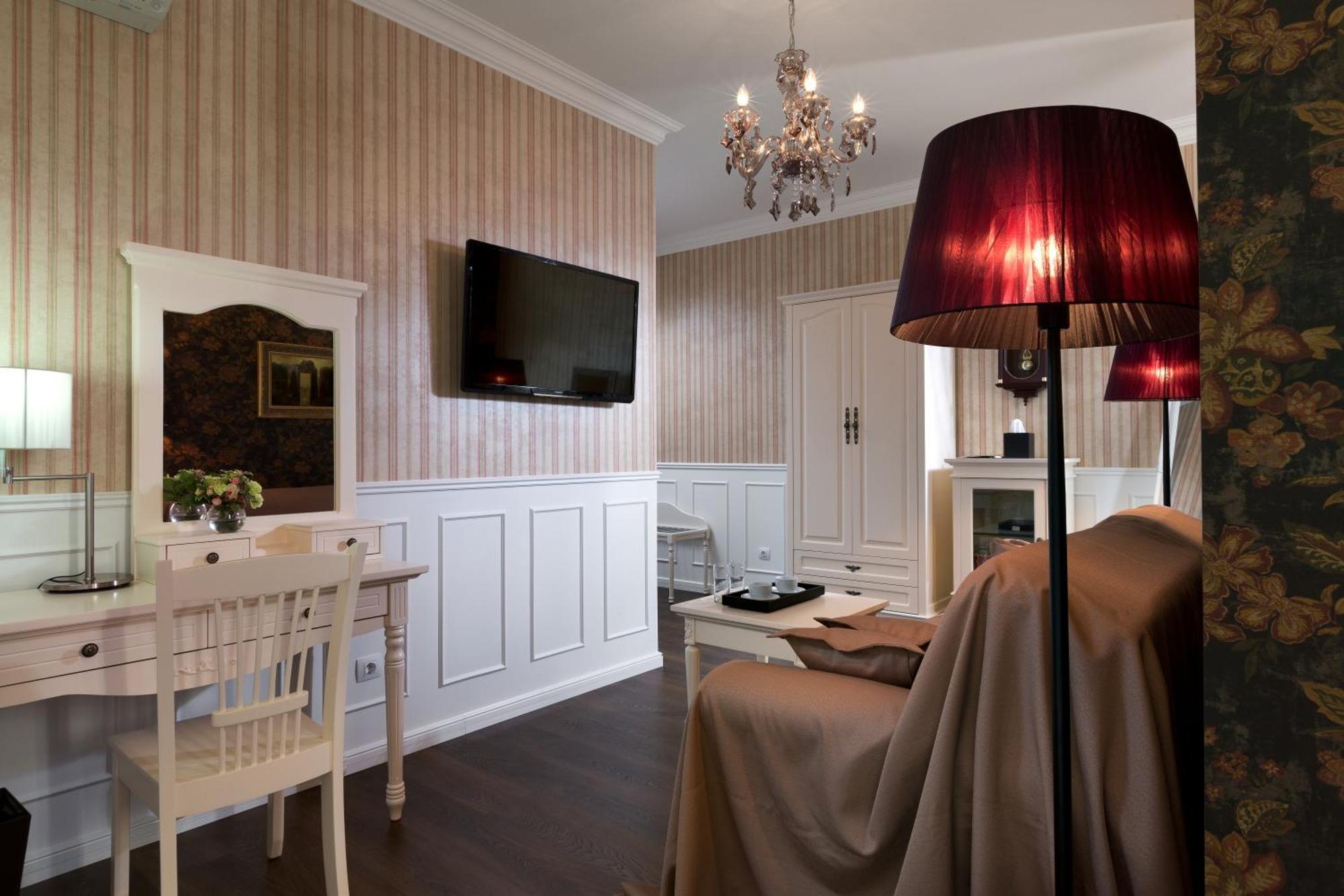 De Gaulle Boutique Hotel Kharkiv Eksteriør billede