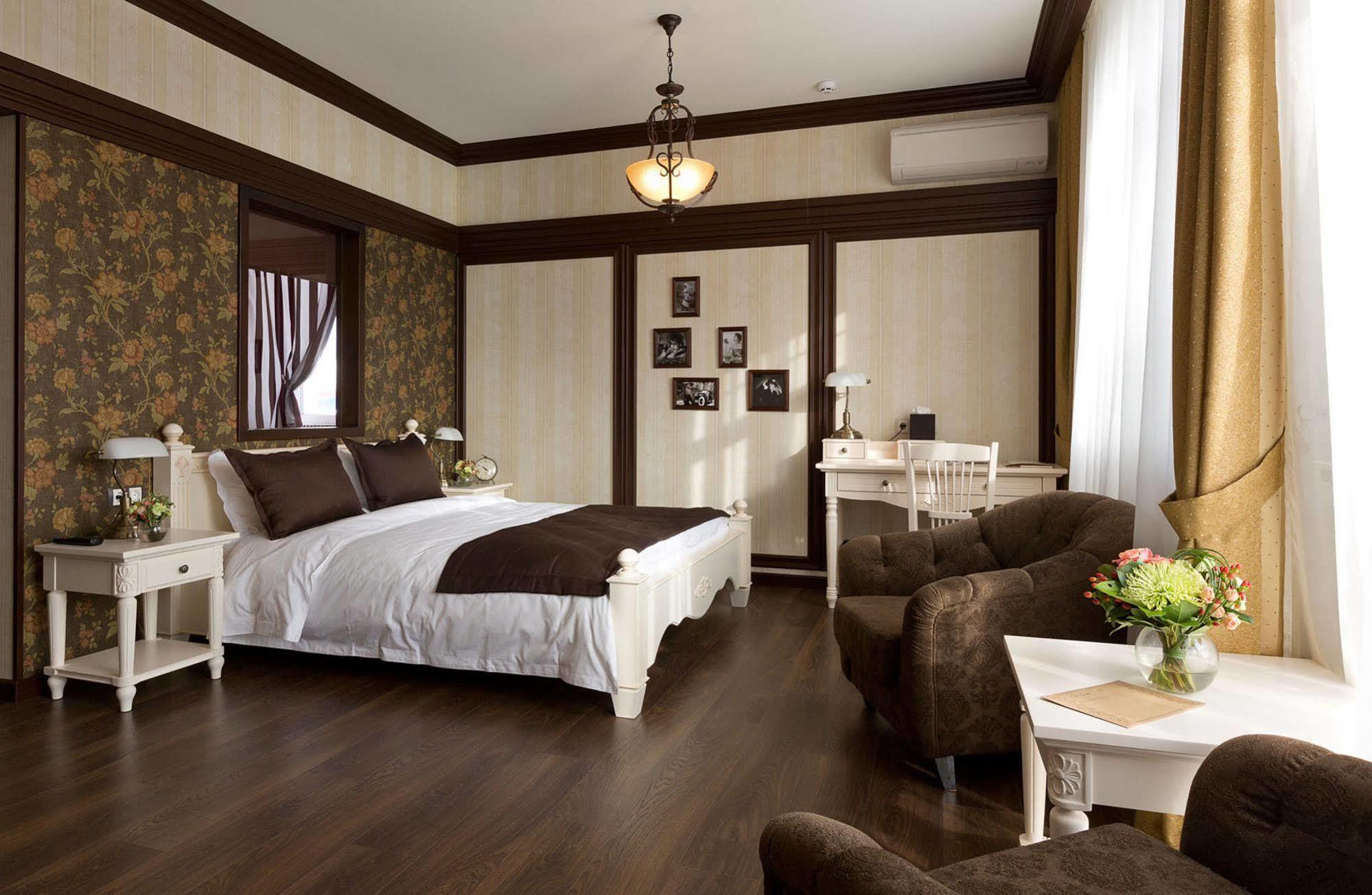 De Gaulle Boutique Hotel Kharkiv Eksteriør billede