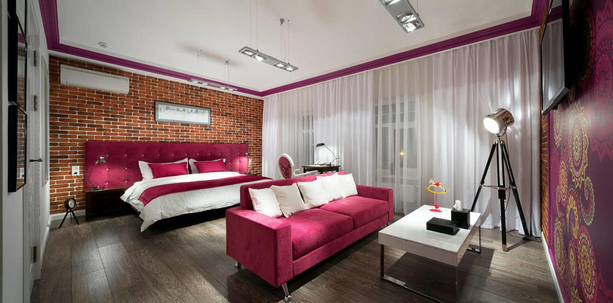 De Gaulle Boutique Hotel Kharkiv Eksteriør billede