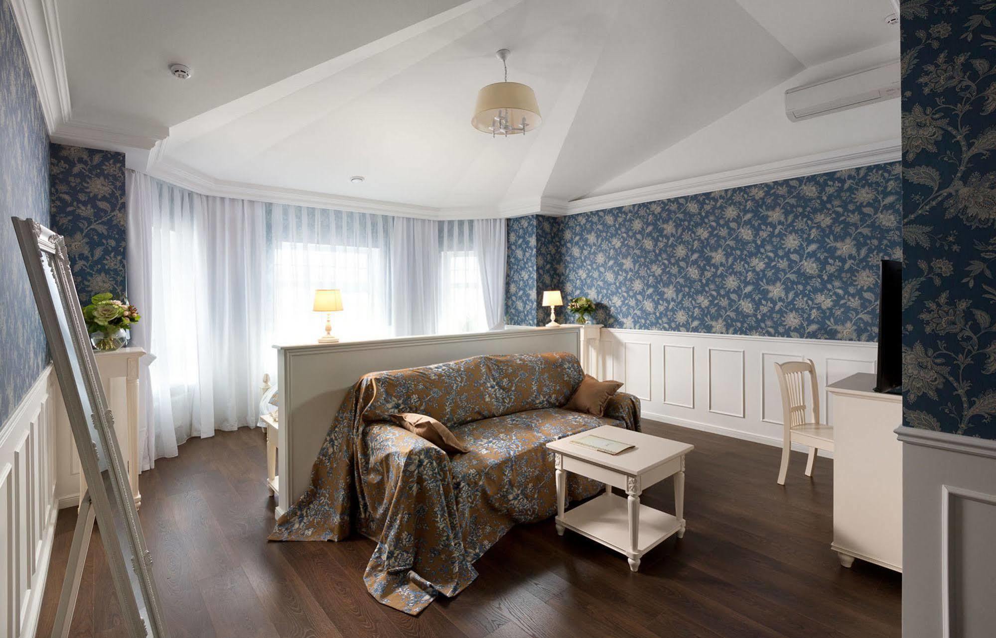 De Gaulle Boutique Hotel Kharkiv Eksteriør billede