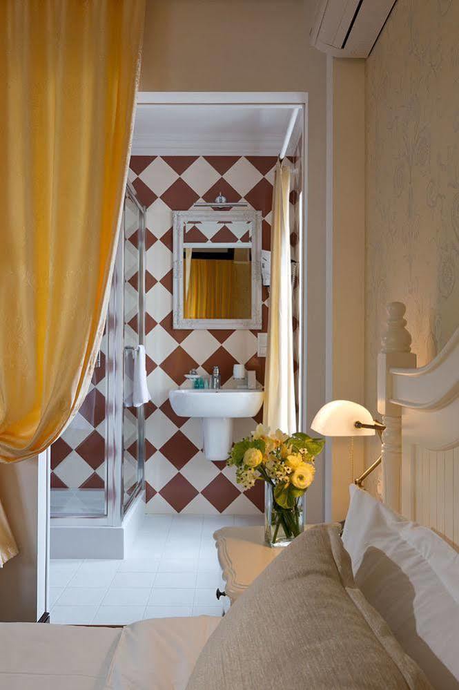 De Gaulle Boutique Hotel Kharkiv Eksteriør billede