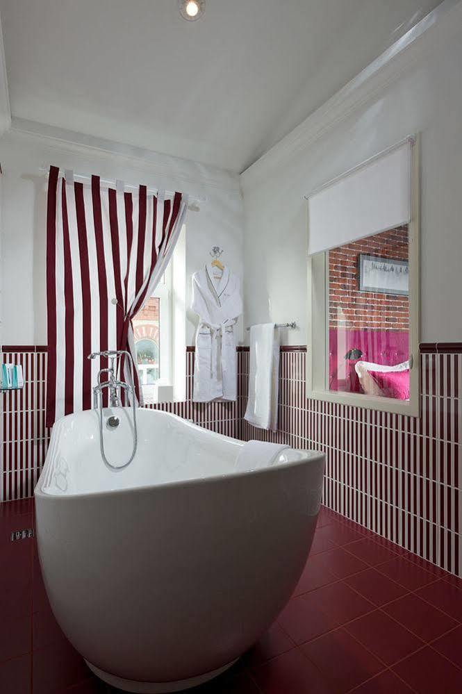 De Gaulle Boutique Hotel Kharkiv Eksteriør billede