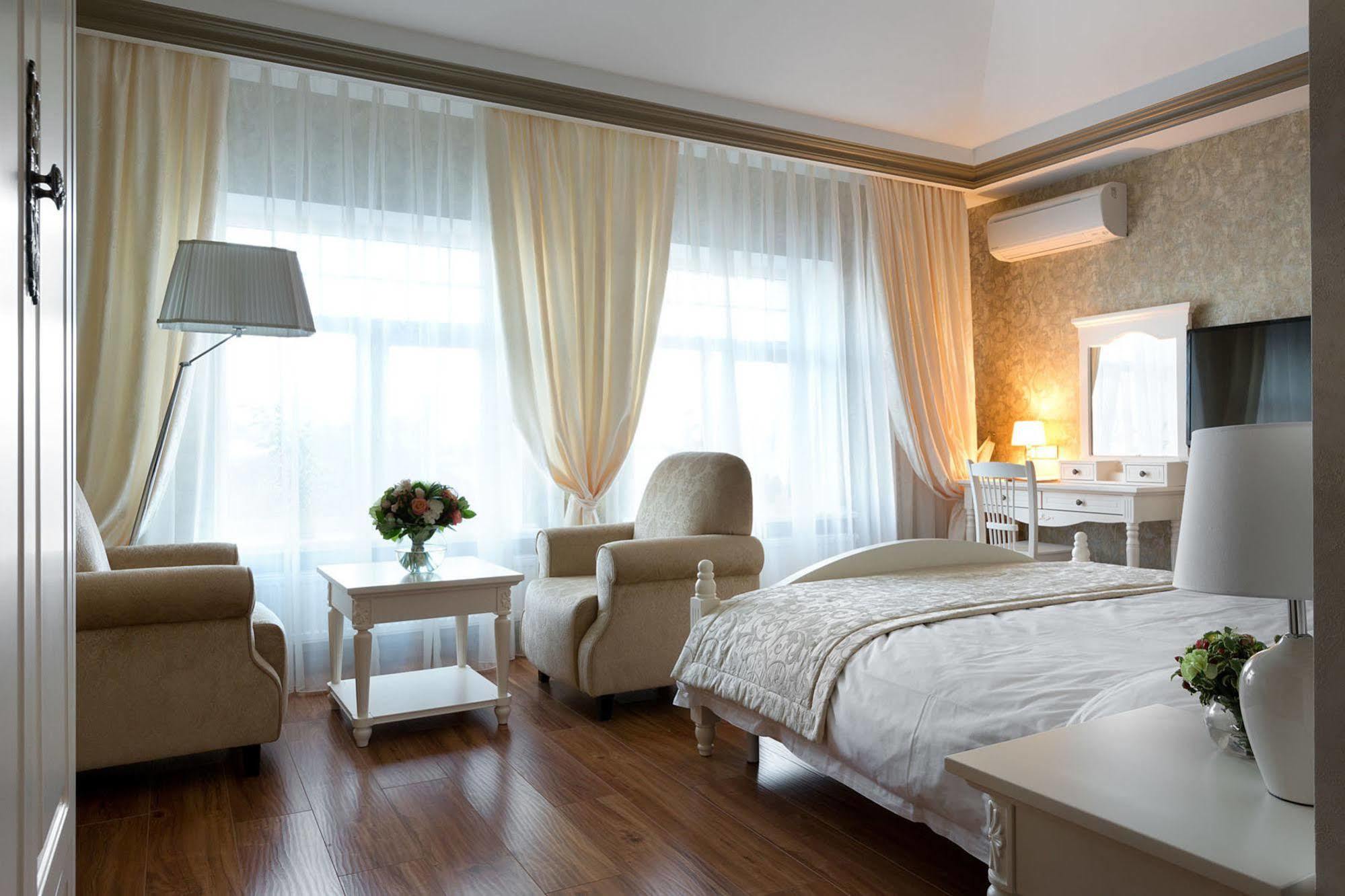 De Gaulle Boutique Hotel Kharkiv Eksteriør billede