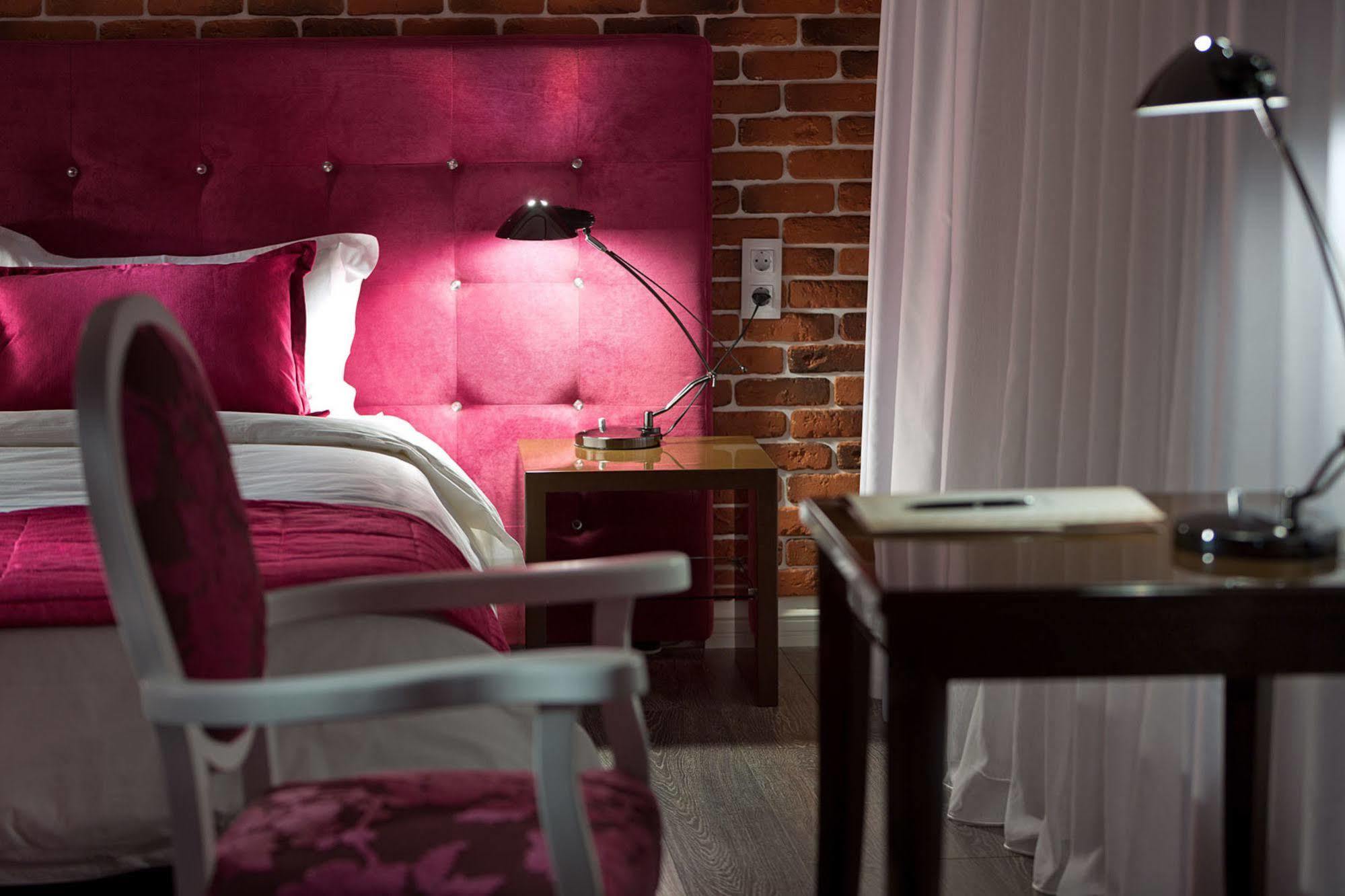 De Gaulle Boutique Hotel Kharkiv Eksteriør billede