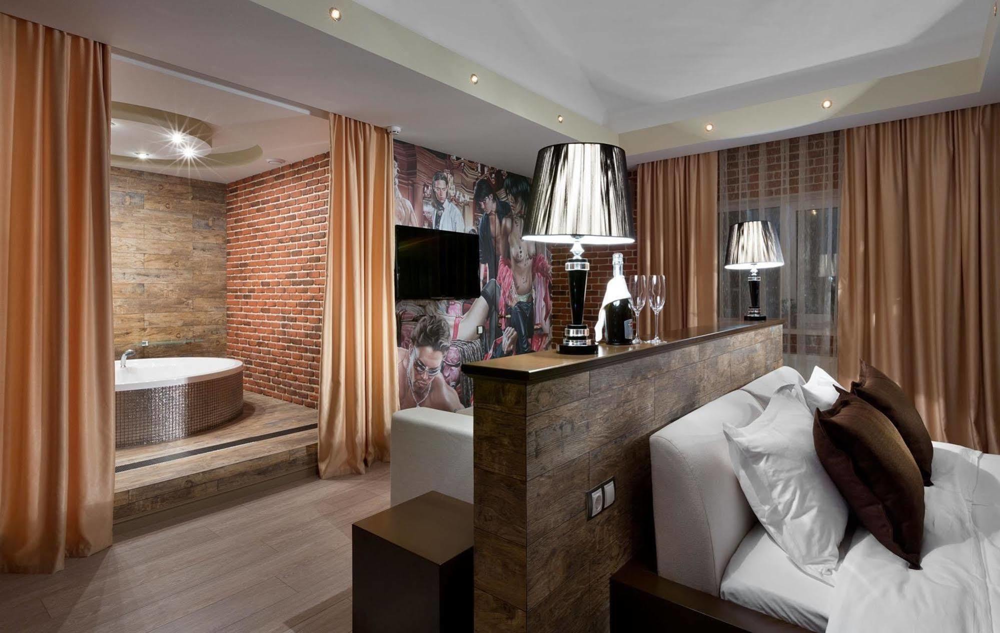 De Gaulle Boutique Hotel Kharkiv Eksteriør billede