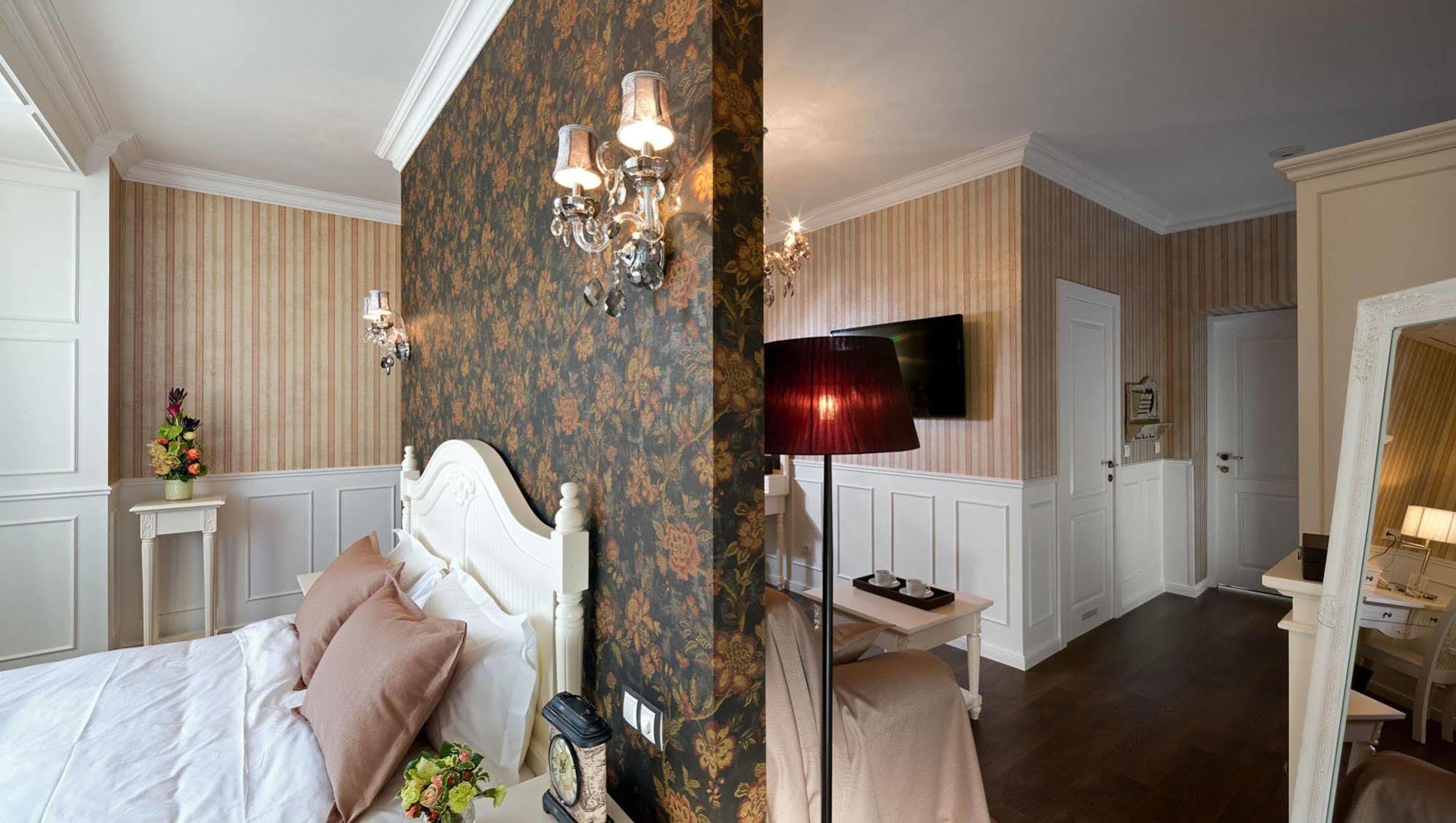 De Gaulle Boutique Hotel Kharkiv Eksteriør billede